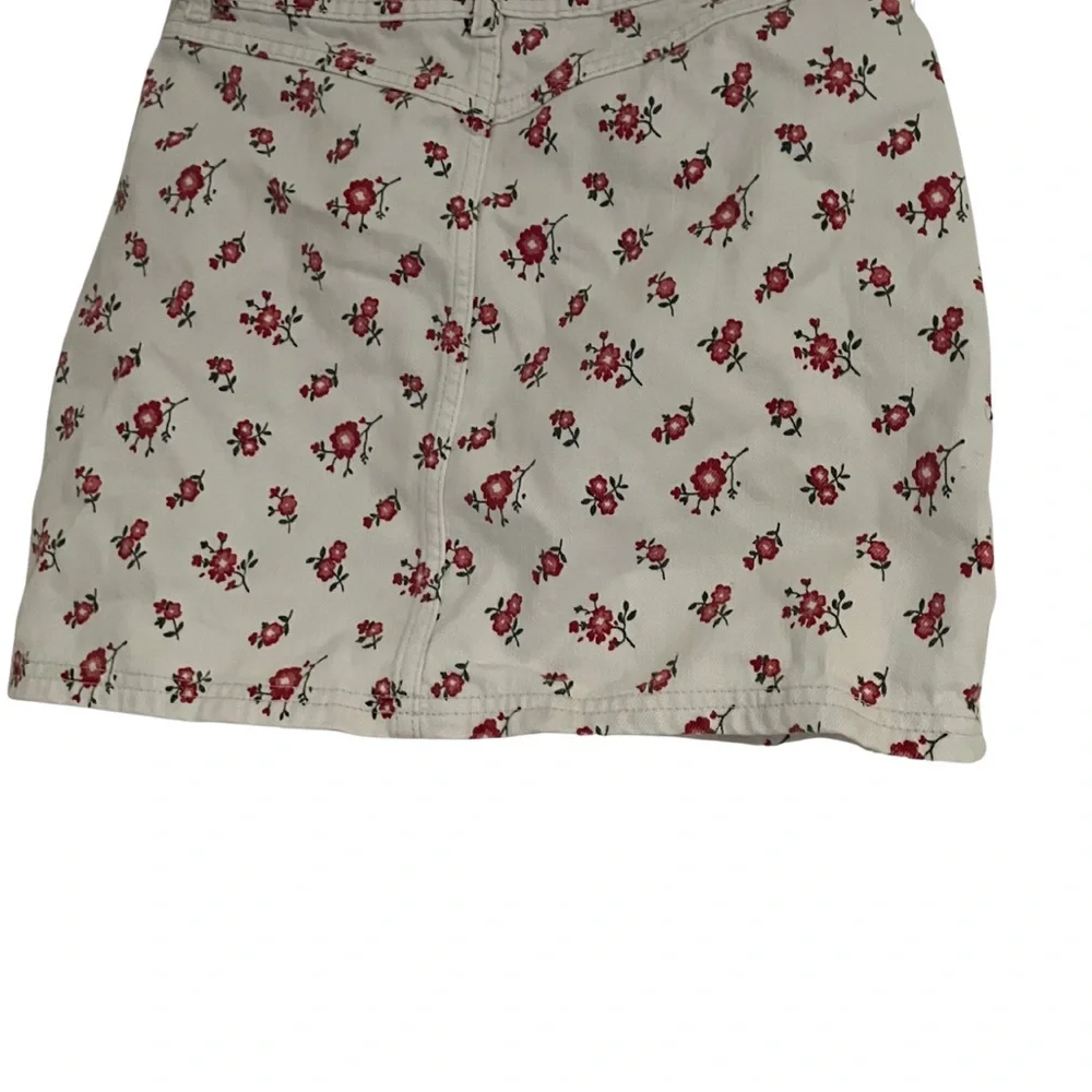 BDG Floral Mini Skirt - White and Red - Picture 2 of 2